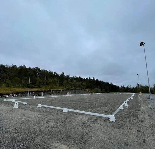 Dressur-railen er satt opp igjen!